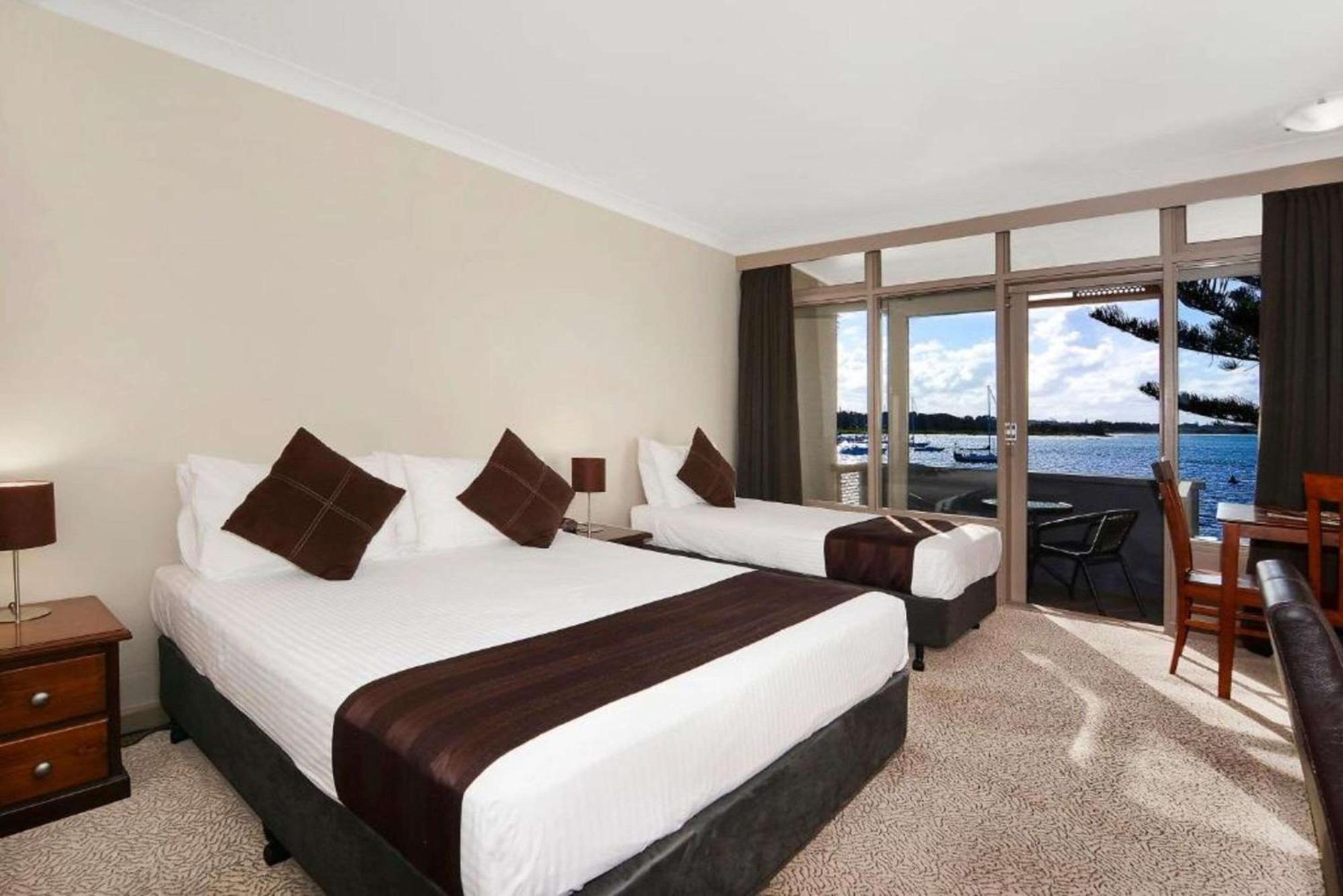 Comfort Resort Waters Edge Порт-Маккуори Экстерьер фото