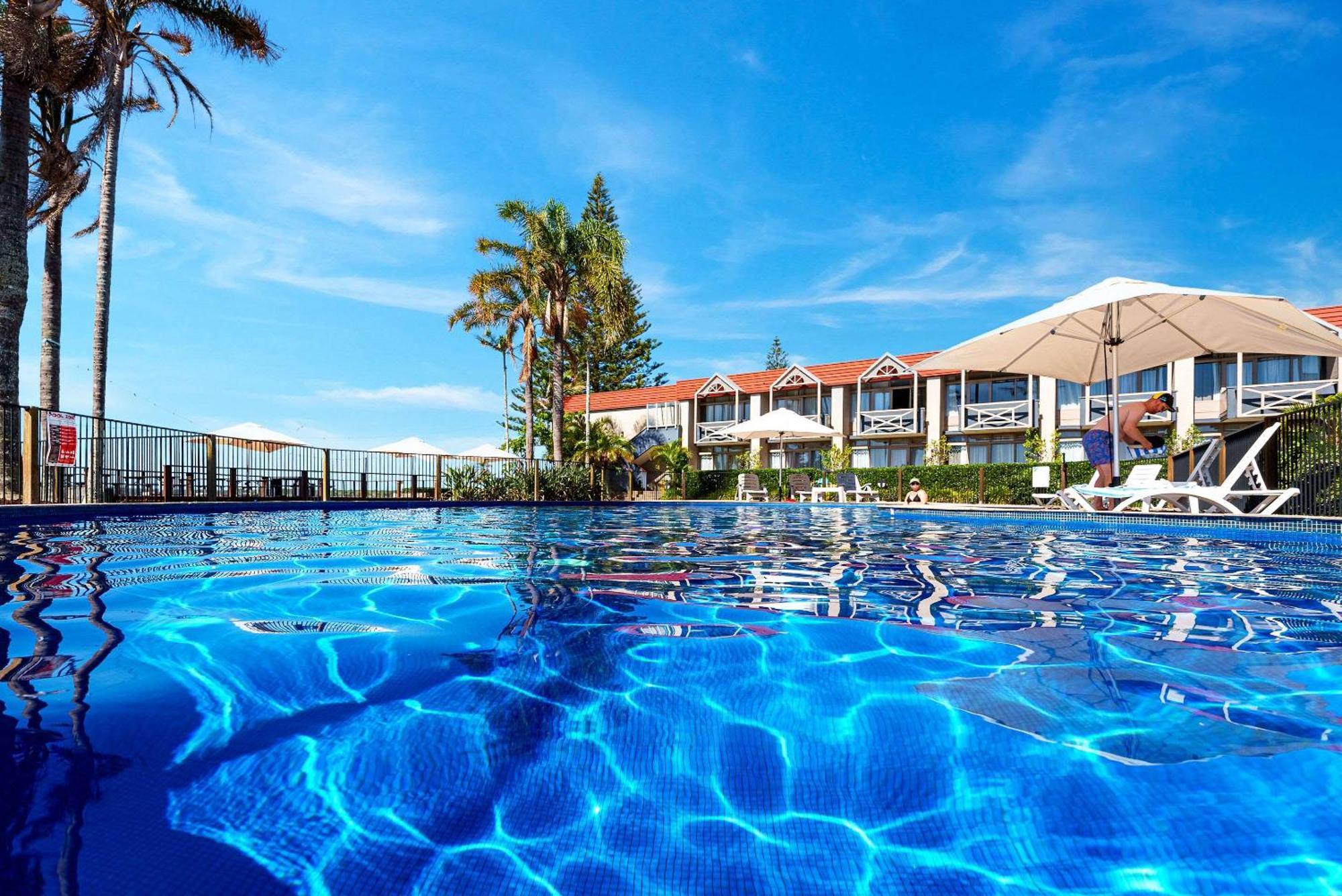 Comfort Resort Waters Edge Порт-Маккуори Экстерьер фото