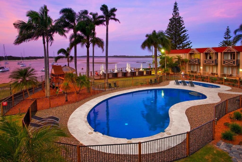 Comfort Resort Waters Edge Порт-Маккуори Экстерьер фото